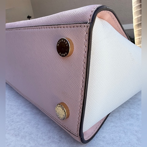 Michael Kors Selma Medium Satchel - Picture 15 of 15